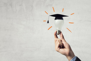 你认为羽毛球技术很强的男单选手都有谁？