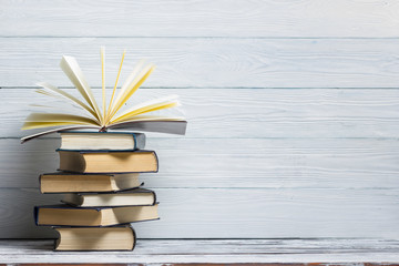 世界足坛最伟大的五位球员分别是谁？